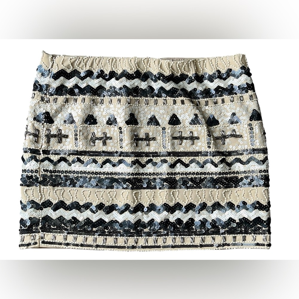 Forever 21 Beige Sequin Geometric Mini Skirt Sparkling Style sz M Pre-Loved!